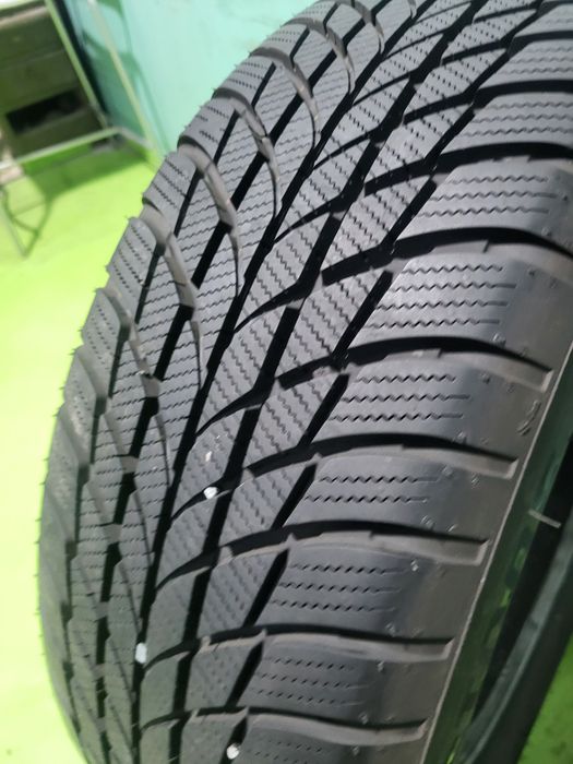 2 бр зимни 205/60/17 Bridgestone дот 2024г