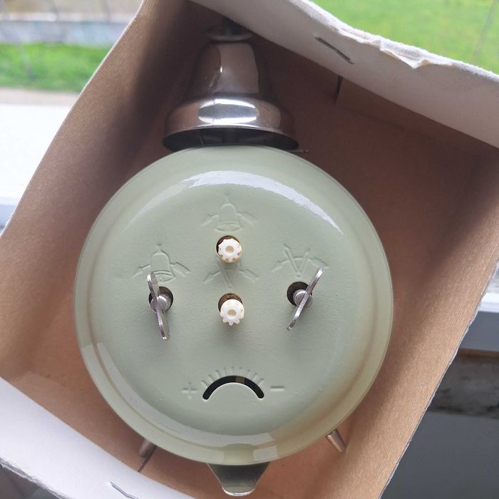 Будилник и мобифон