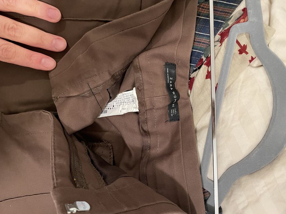 Pantaloni material tehnic cu dunga  Zara (marimea L)