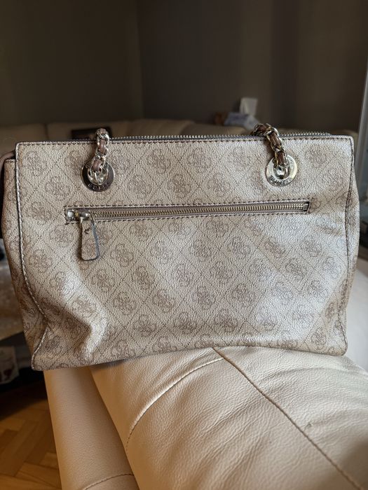 Чанта Guess