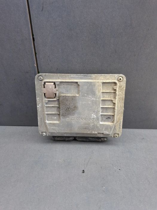 Calculator motor ECU 03D 906 033 F Volkswagen VW Polo 2008