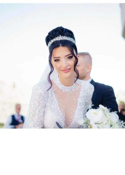 Rochie de mireasa mărimea M stare foarte buna si diadema Mary zirconiu cubice placata aur alb elemente Swarrovski