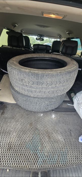 Продам две летние шины 235/60R18