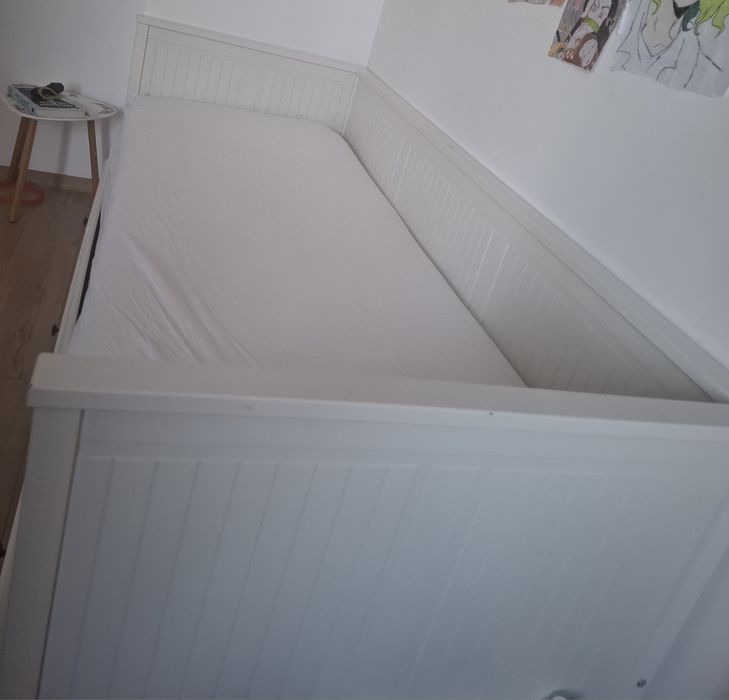 Кушетка Hemnes и 2 матрака