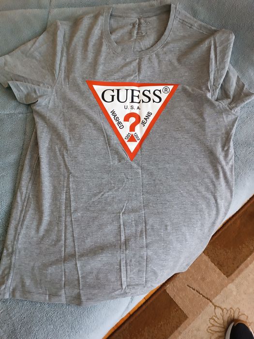 Мъжка тениска Guess перфектно състояние.