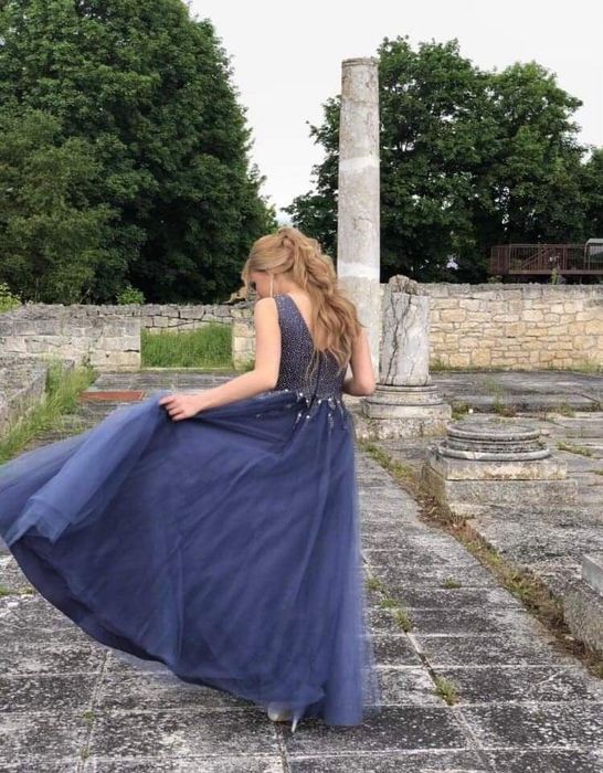 Бална рокля. Опушено син цвят.