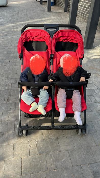 Коляска для двойни очень удобное