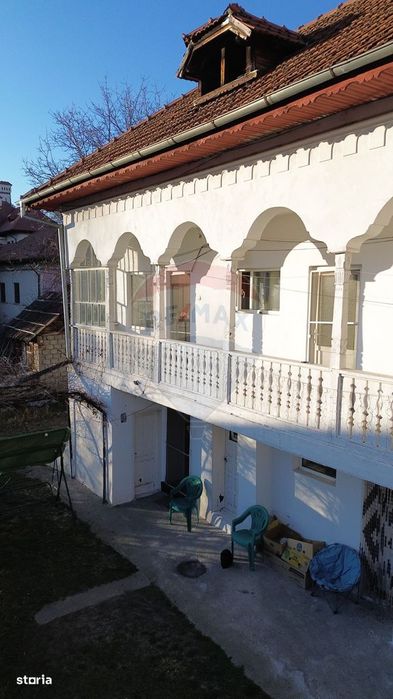 Casa de vânzare in centrul orașului Câmpulung la preț de apartament