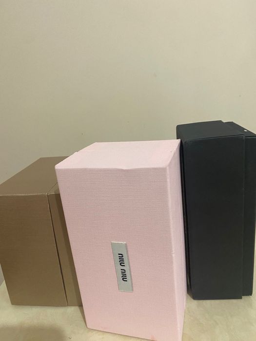 Пустые коробки от Linda miumiu