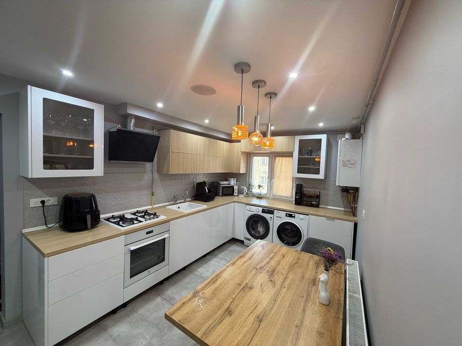 Apartament modern de vanzare