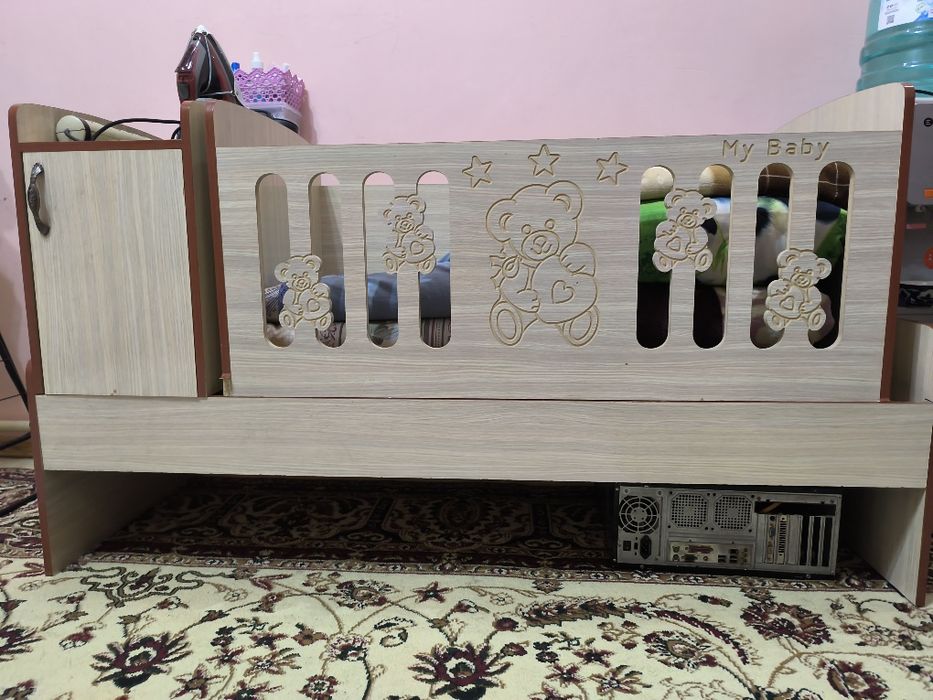 Sotiladi detskiy shkaf va kravat продам детский шкаф и кровать