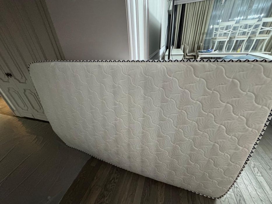 Матрасы срочно продам в отличном состоянии