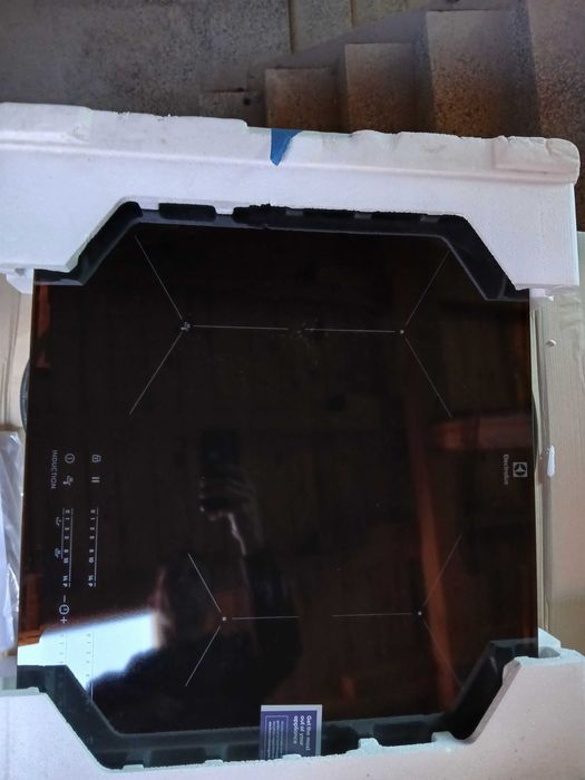 Индукционен Плот за вграждане ELECTROLUX EIS6134