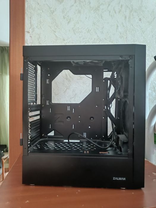 продам корпус zalman