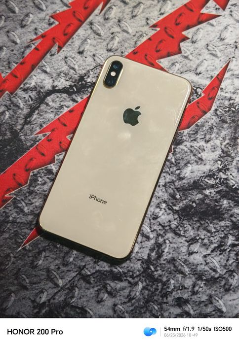 Продам iPhone xs max