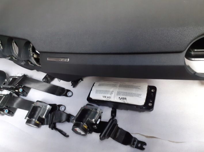 Audi TT 8s kit airbag volan s pasager plansa bord set centuri far 8j