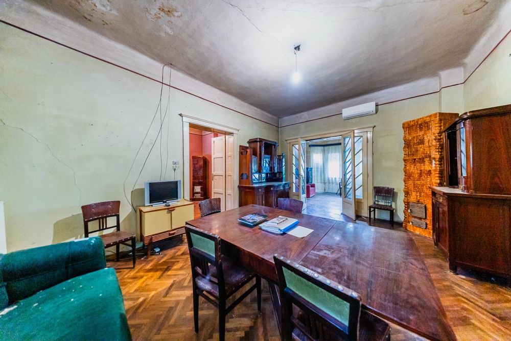 Casa Interbelica in zona Centrala