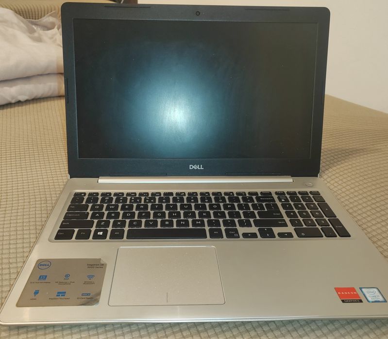 Laptop Dell Inspiron 5570 | i7 | 8GB Ram | 1.5 TB stocare