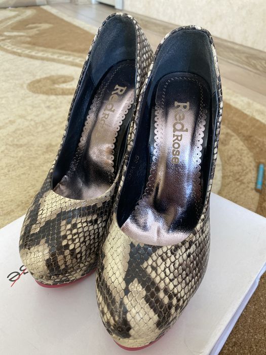 Жана аяк киiмдер