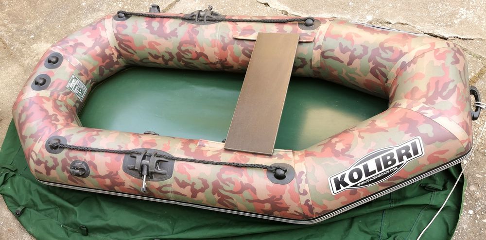 Vând barcă gonflabilă COLIBRI camouflage K 210-C.