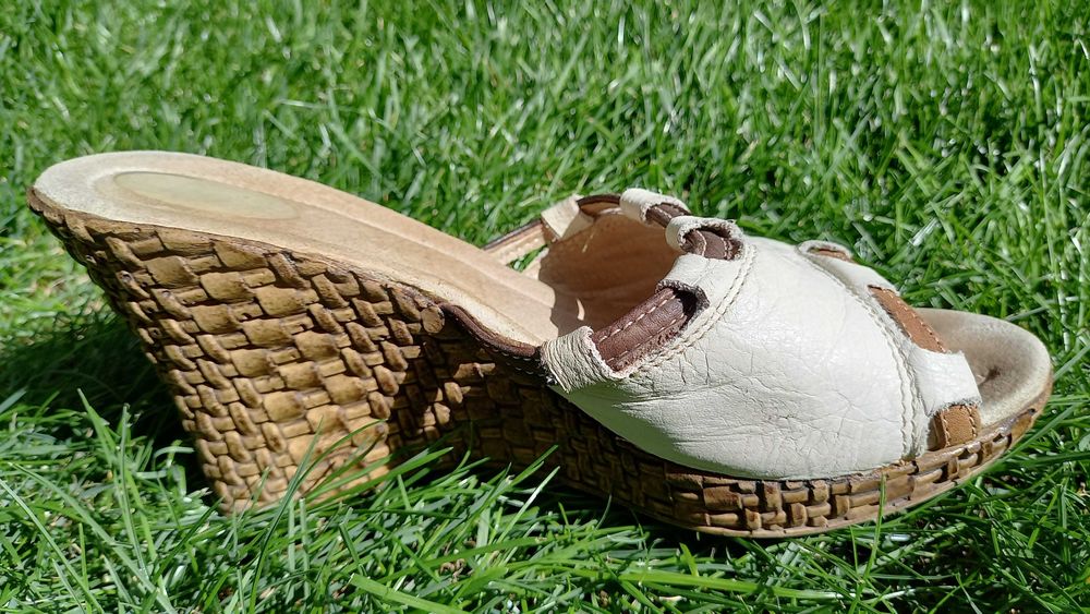 Елегантни летни чехли, отговарят на  37 номер