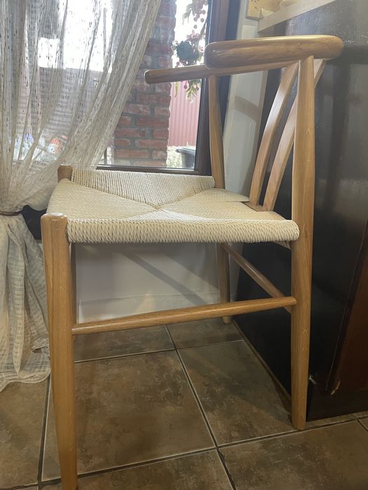 Scaune din lemn stejar foarte rezistente si confortabile