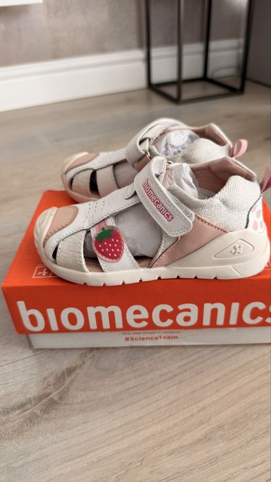 Sandale Biomecanics nr 25, roz