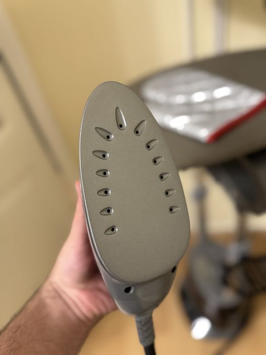 Паровой утюг новый