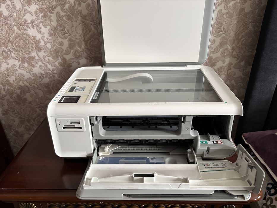 Срочно! Продаю МФУ HP PSC 4283