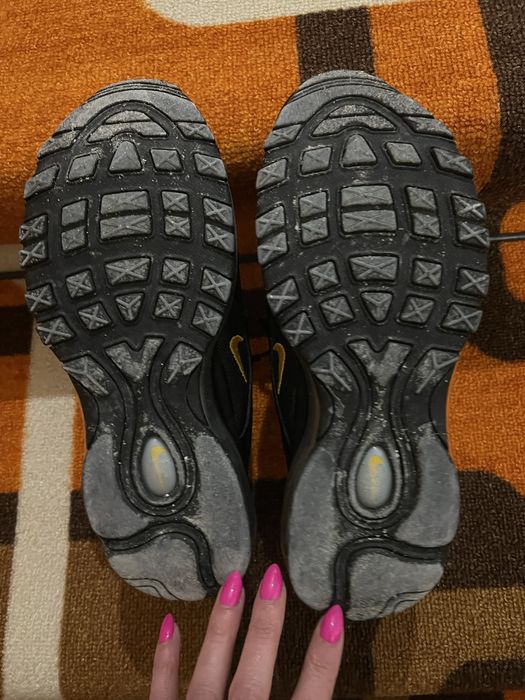 Маратонки уникален модел.