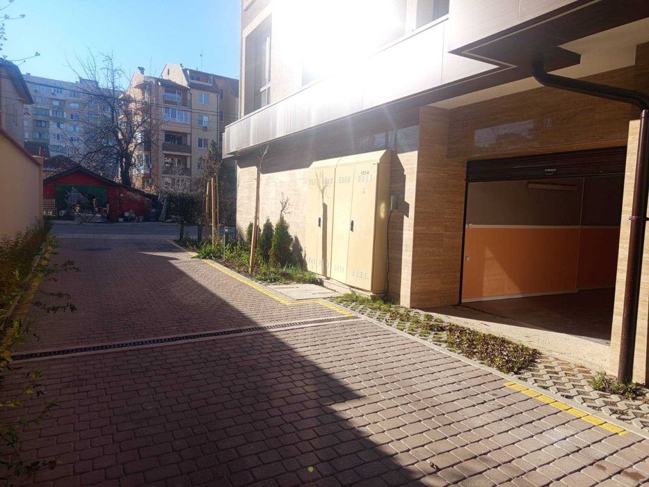 Гараж-партер, Люлин 9