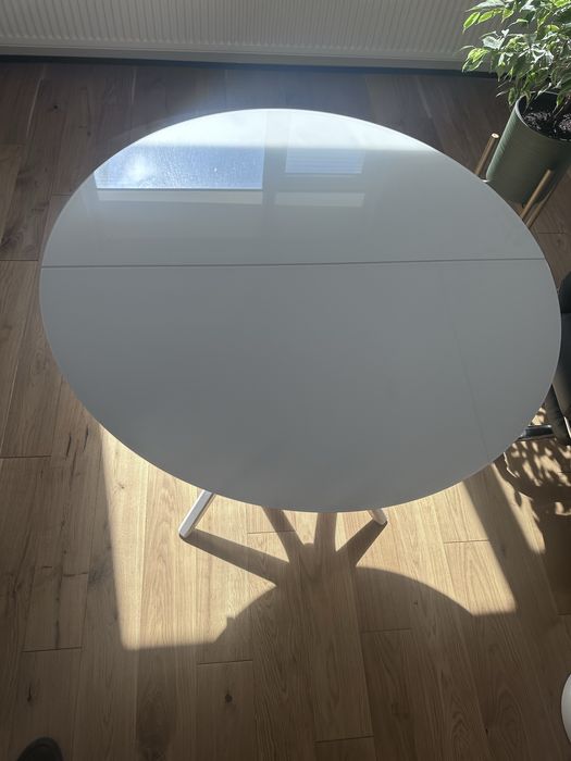 Кухонный (обеденный) стол.