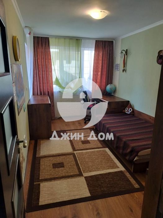 Тристаен апартамент в жилищна сграда БЕЗ ТАКСА, с. Равда