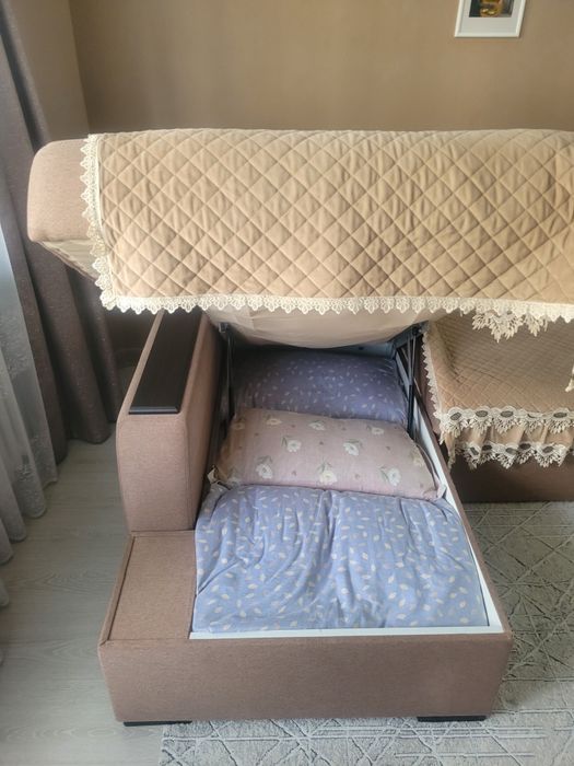 Продам диван . В отличном состоянии