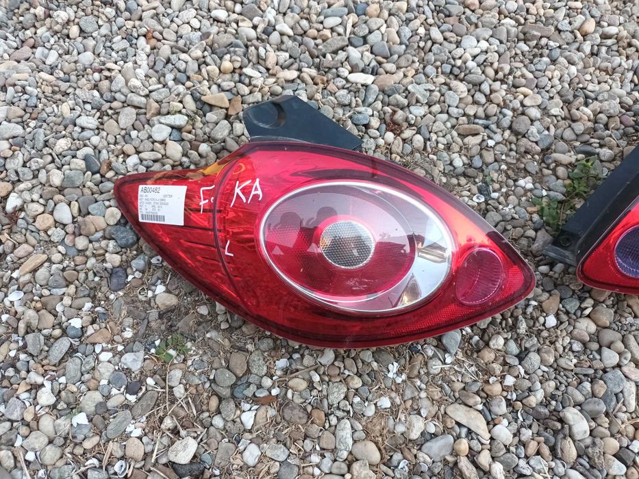 ляв и десен стоп за форд ка 08 - 15 FORD KA