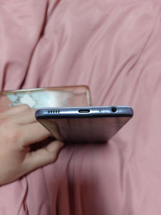 Samsung galaxy a52s 5g лилав