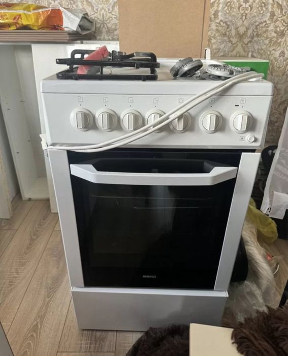 Продам газовую плиту