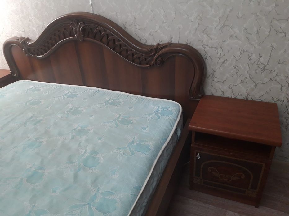 Кровать 2х спальная + 2 тумбы