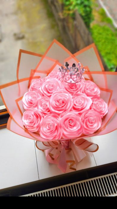 Buchet trandafiri satin