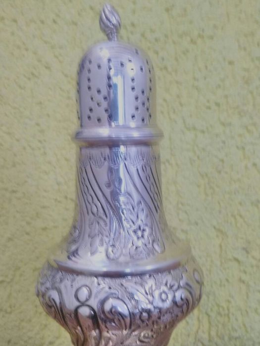 Продавам сребърна захарница Бирмингам 1902 марка T. Wooley