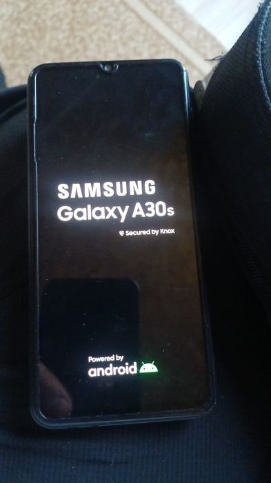 Продаю телефоны 3 разных все рабочие