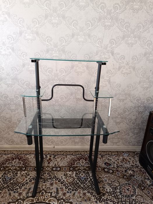 Компьютерный стол 5000 тг