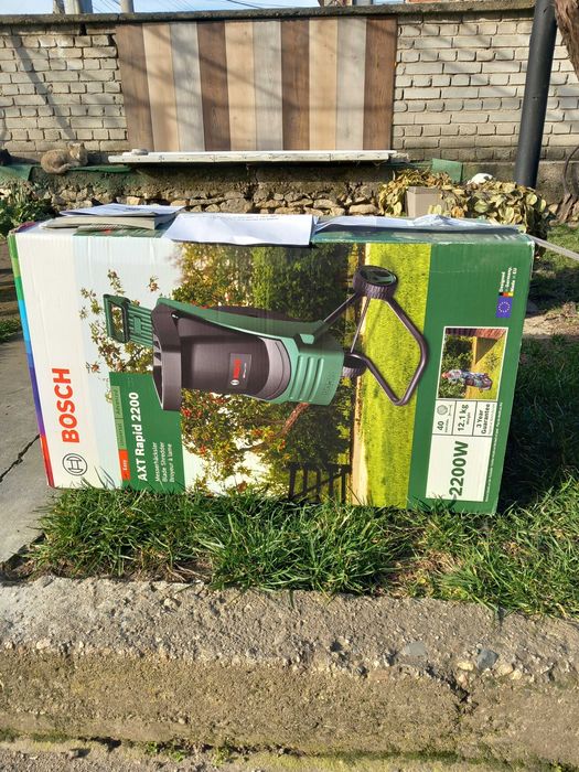 Дробилка BOSCH. 20 месеца остатъчна гаранция. Като нова.