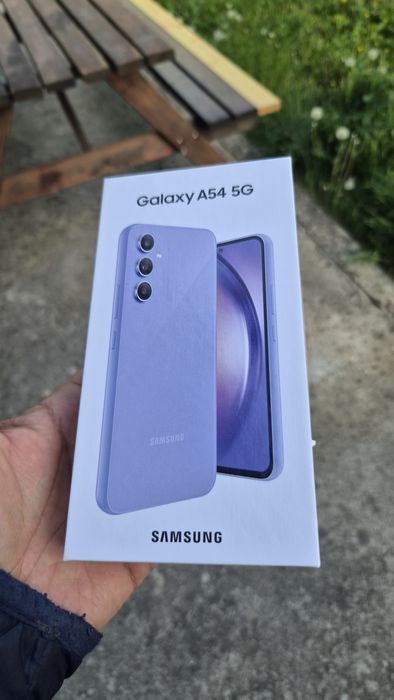 Vand Samsung Galaxy A54 5G - functional, curat

Telefonul a fost tinut mereu in husa de protectie, astfel ca are doar urme minime de uz