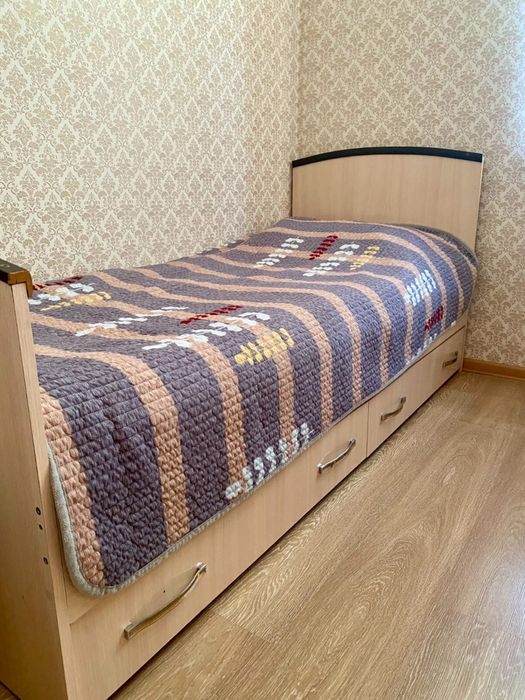 Продается комплект шкаф и диван