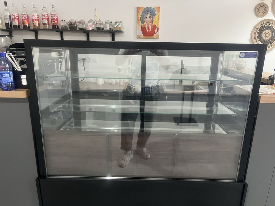 Витринный холодилтник