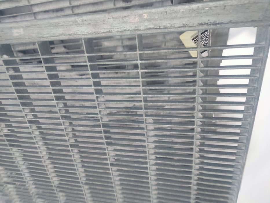 Gretare zincata și trepte pentru scări zincate montaj și transport gra