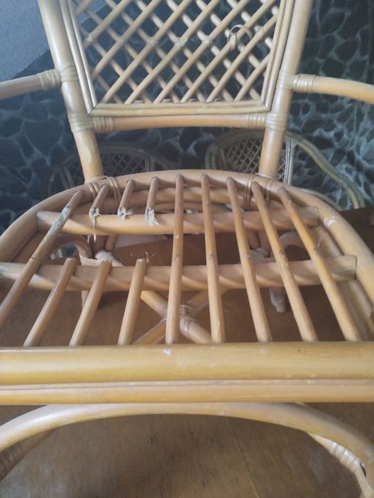 Masă stejar și scaune bambus