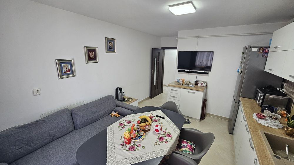 Vând Garsonieră Decomandată 45mp Bloc nou Etaj 1, Loc Parcare, Bariera pe principala 110 000 €