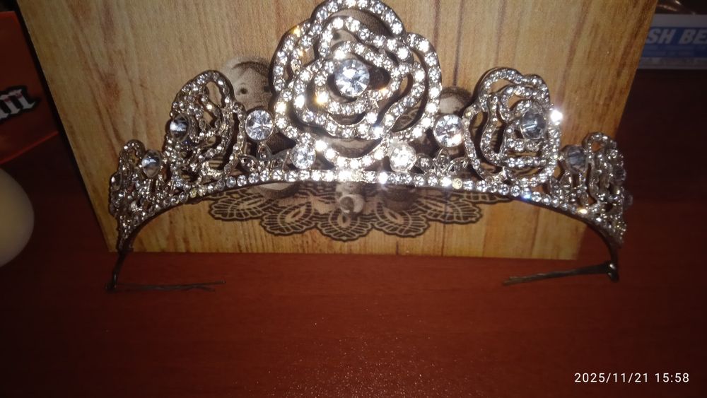 Корона  для взрослых. Почти даром.